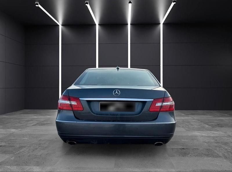 Gebraucht Mercedes E350 231 PS (169 kW) 2010 Blau Limousine