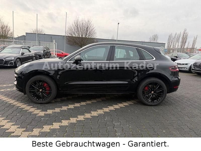 Gebraucht Porsche Macan Turbo 400 PS (294 kW) 2016 Tiefschwarz SUV
