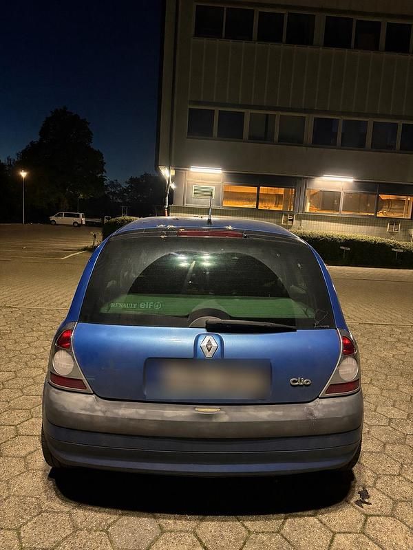 Brugt Renault Clio II 60 HK (44 kW) 2002 Blå Hatchback