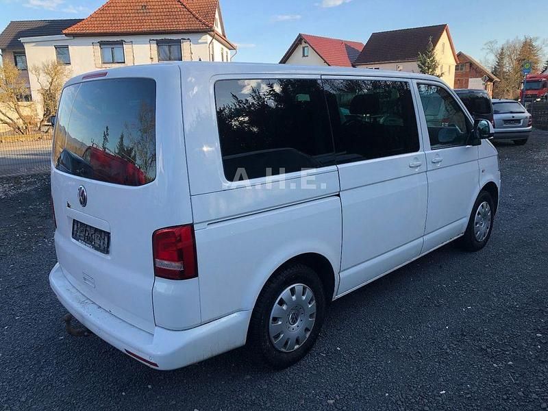 Gebraucht VW Caravelle 140 PS (102 kW) 2012 Weiß Van / Kleinbus