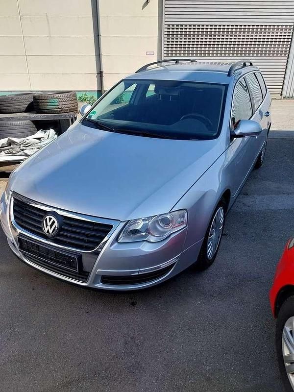 Silber Gebraucht 2006 VW Passat Comfortline Kombi | 2.500 € (Fairer Preis) - Bild 1/1