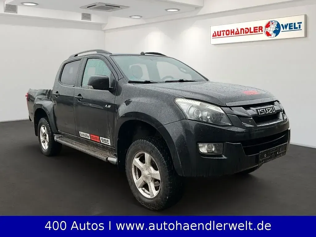 Second-hand Isuzu D-Max 163 CP (119 kW) 2015 Negru SUV