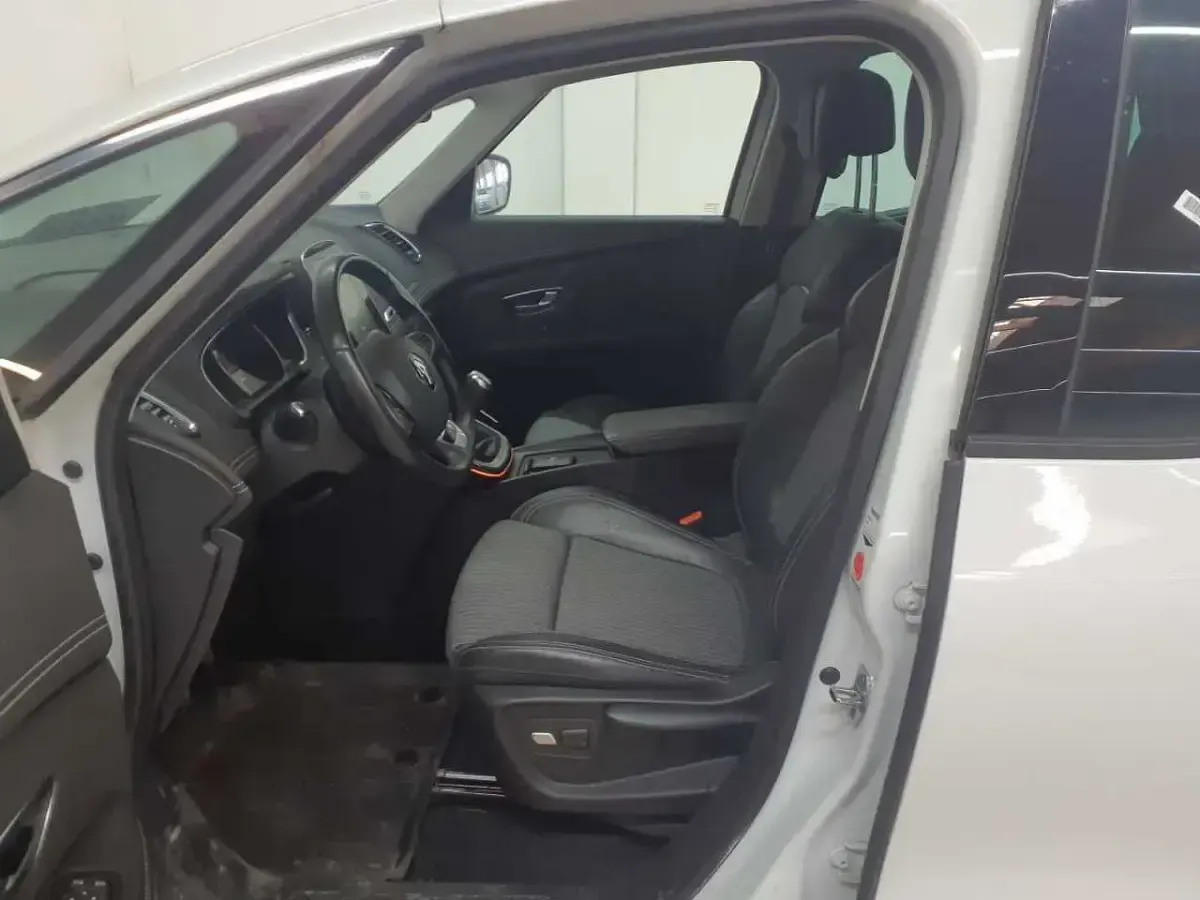 Usata Renault Scenic E-Tech Intens 140 CV (102 kW) 2021 Bianco Station wagon