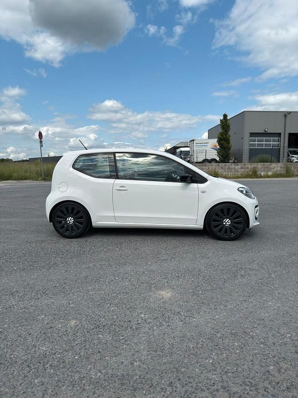 Weiß Gebraucht 2014 VW up! Edition Kleinwagen | 5.850 € (Fairer Preis) - Bild 1/4