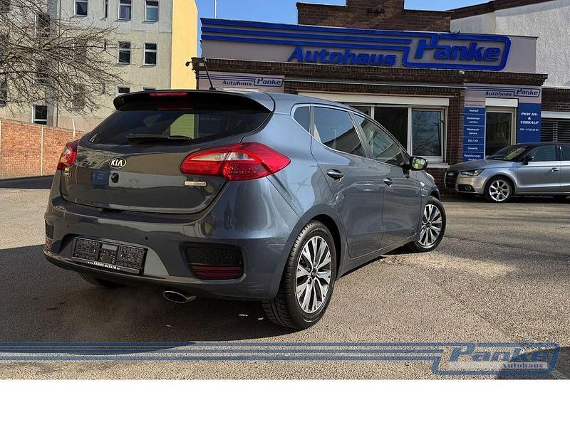 Gebraucht Kia Ceed 135 PS (99 kW) 2016 Planet blue Kleinwagen