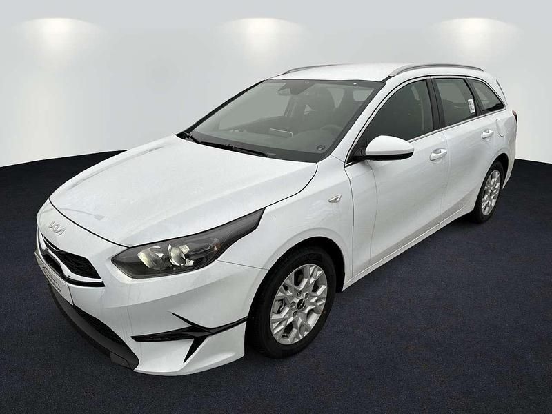 (wd) casa white s Neu 2025 Kia Ceed Sportswagon Vision Kombi | 20.490 € (Superpreis) - Bild 1/4