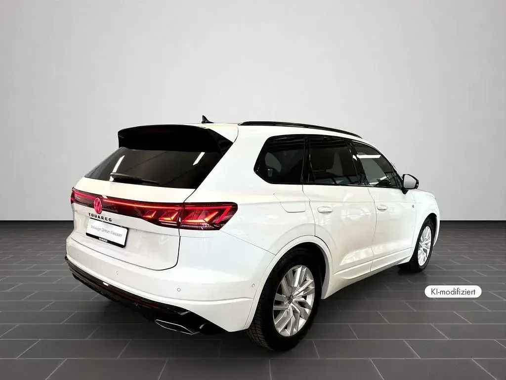 Gebraucht VW Touareg R-line 286 PS (210 kW) 2025 Pure white SUV