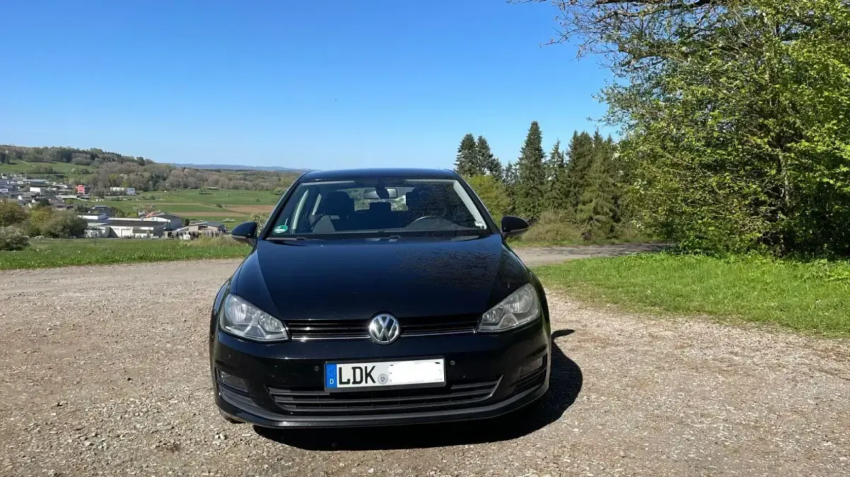 Second-hand VW Golf VII 105 CP (77 kW) 2013 Negru Berlinǎ