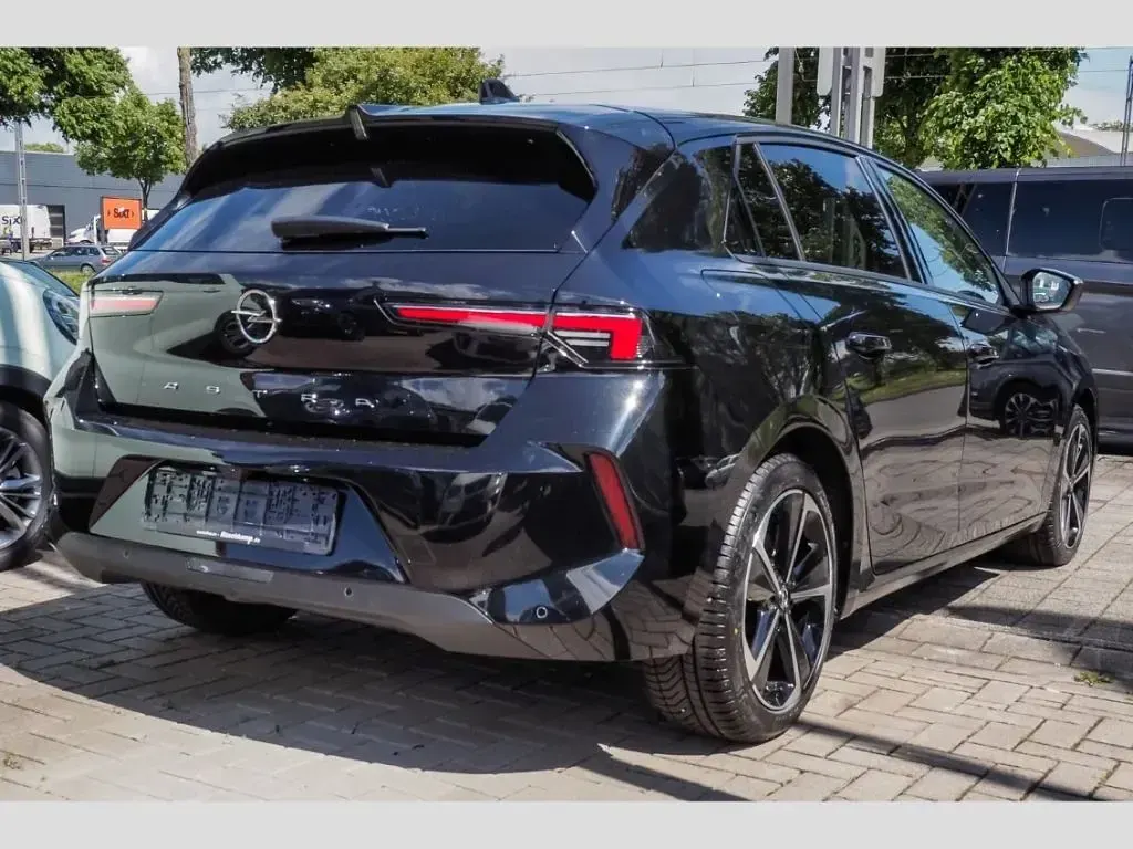 Gebraucht Opel Astra Business Edition 150 PS (110 kW) 2022 Schwarz Kleinwagen