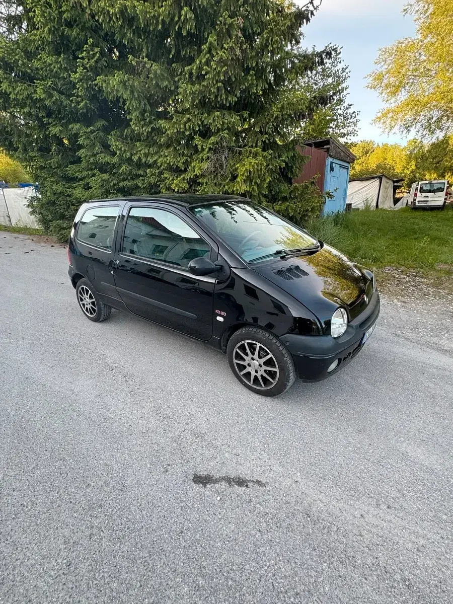 Używany Renault Twingo 75 KM (55 kW) 2005 Czarny Hatchback