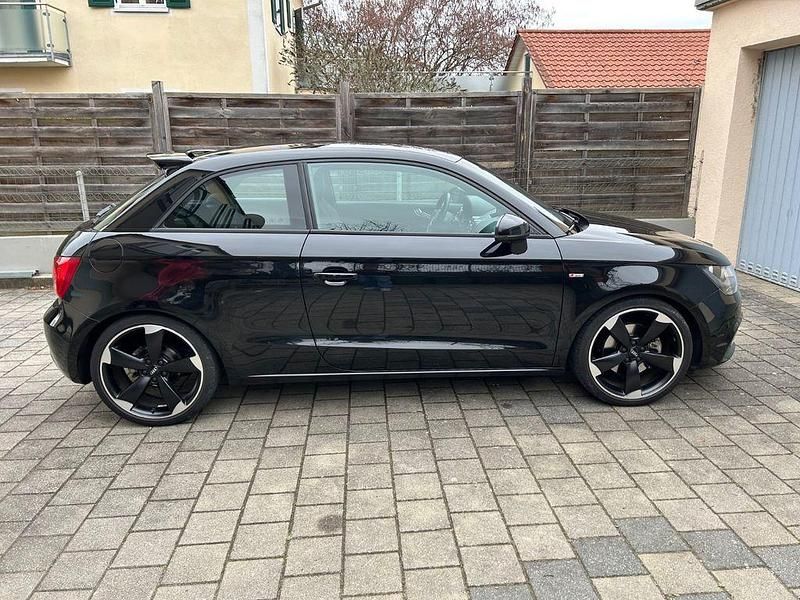 Gebraucht Audi A1 S-Line 122 PS (89 kW) 2014 Schwarz Kleinwagen