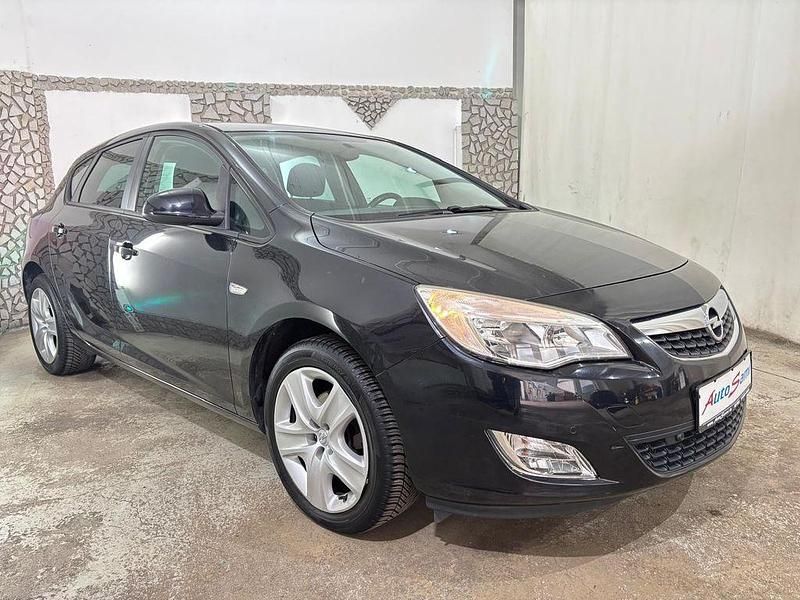 Gebraucht Opel Astra Edition 87 PS (63 kW) 2011 Schwarz Limousine