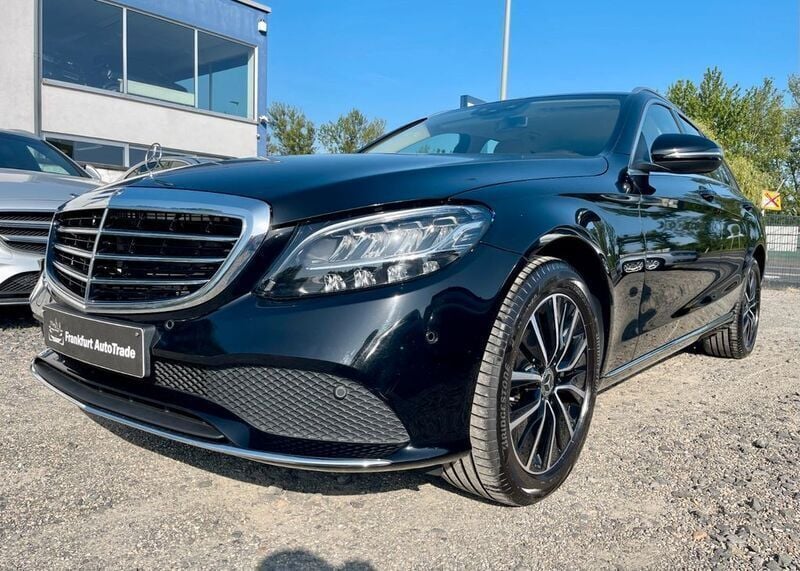 Schwarz Gebraucht 2020 Mercedes C220 Limousine | 27.800 € (Fairer Preis) - Bild 1/4