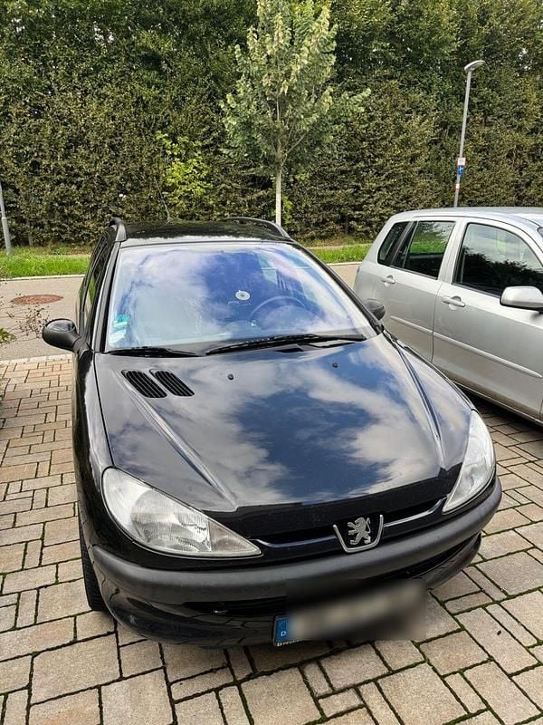 Schwarz Gebraucht 2003 Peugeot 206 Filou Kombi | 3.500 € - Bild 1/4