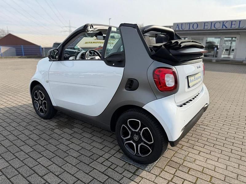 Gebraucht Smart ForTwo Cabrio Passion 90 PS (66 kW) 2018 Weiß Cabrio