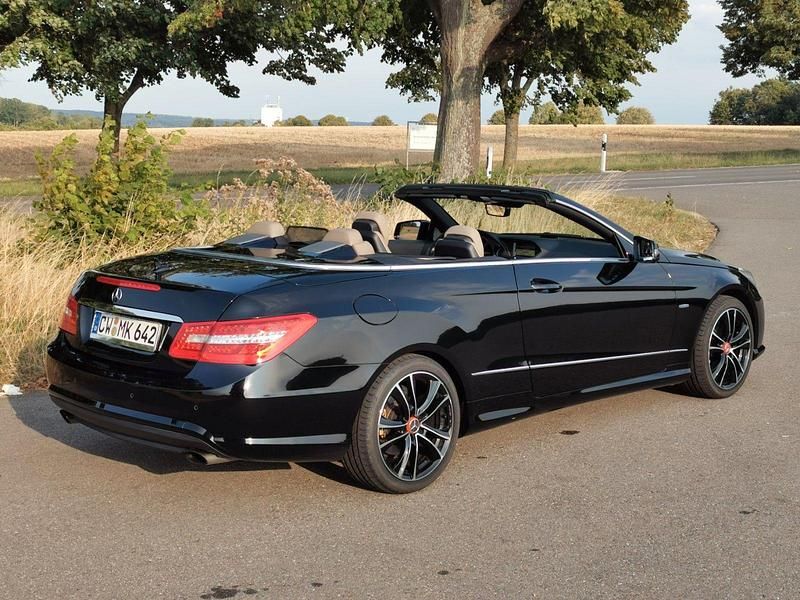 Schwarz Gebraucht 2011 Mercedes E350 Avantgarde Cabrio | 15.500 € (Fairer Preis) - Bild 1/4