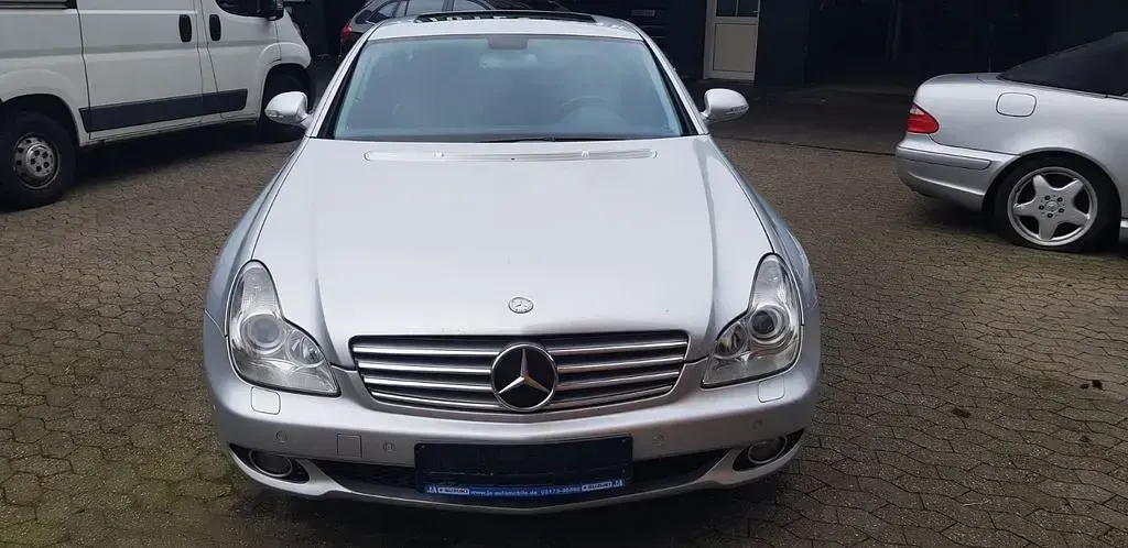 Gebraucht Mercedes CLS500 306 PS (225 kW) 2004 Silber Coupé