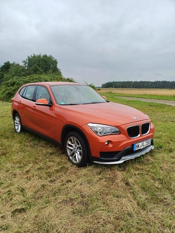 Orange Gebraucht 2014 BMW X1 SUV | 9.999 € (Guter Preis) - Bild 1/4
