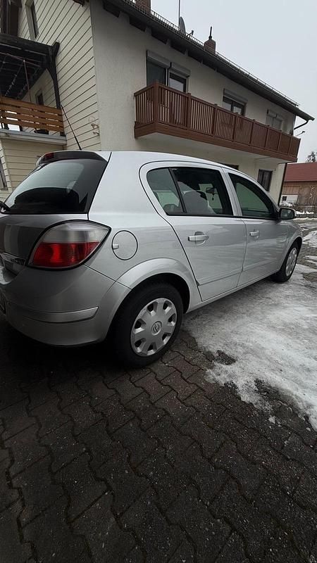 Gebraucht Opel Astra 101 PS (74 kW) 2004 Silber Kombi