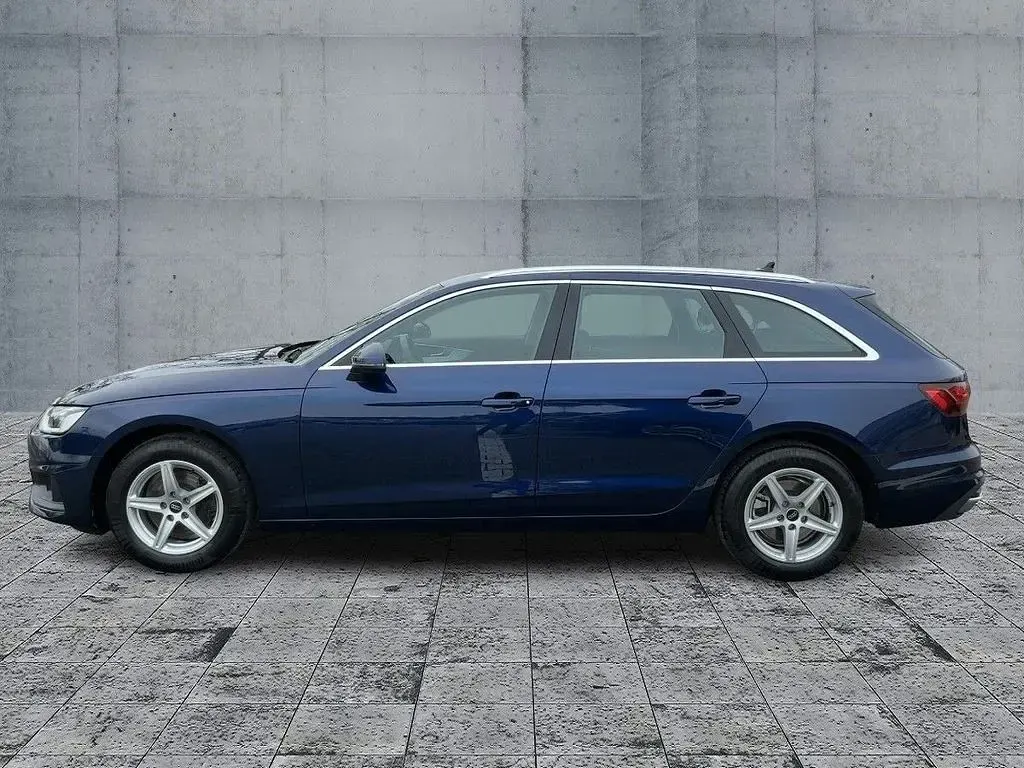 Używany Audi A4 Basis 163 KM (119 kW) 2024 Niebieski Kombi