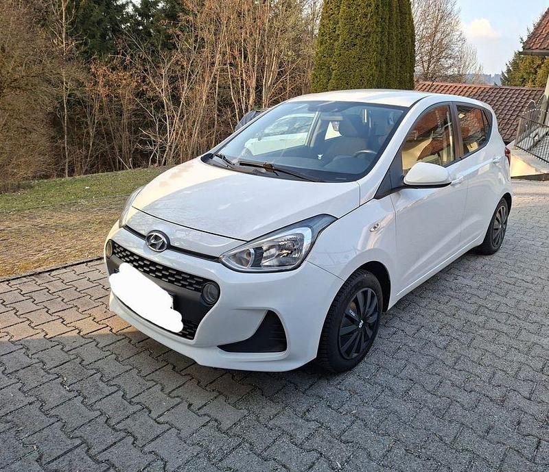 Gebraucht Hyundai i10 Select 67 PS (49 kW) 2018 Weiß Kleinwagen