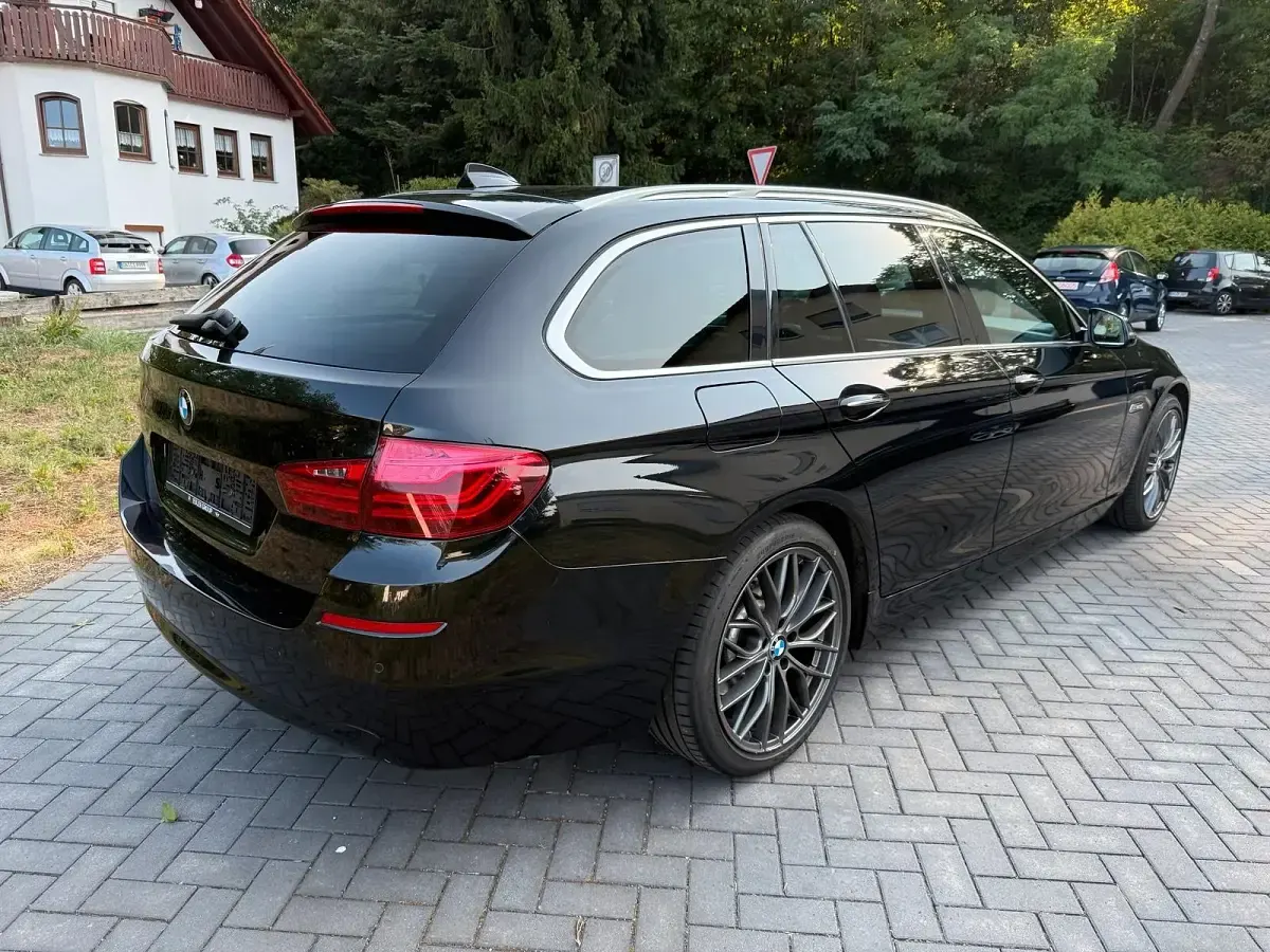 Gebraucht BMW 520 Luxury Line 184 PS (135 kW) 2013 Schwarz Kombi