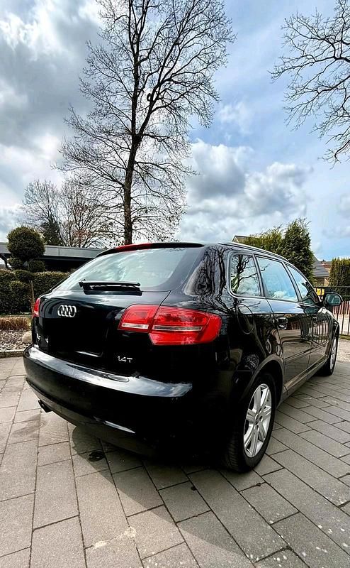 Second-hand Audi A3 Attraction 125 CP (91 kW) 2009 Negru Hatchback