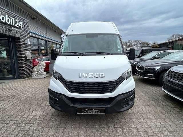 Second-hand Iveco Daily 155 CP (114 kW) 2019 Alb Van