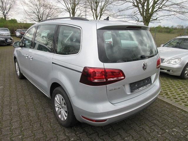 Gebraucht VW Sharan Comfortline 177 PS (130 kW) 2019 Reflexsilber metallic Van / Kleinbus