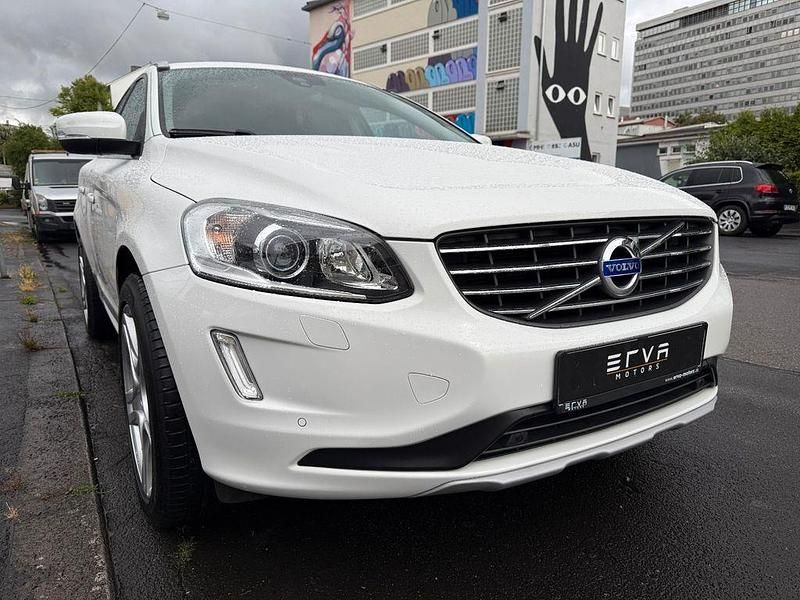 Ice white Gebraucht 2017 Volvo XC60 Summum SUV | 23.950 € (Guter Preis) - Bild 1/4