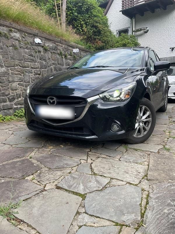 Gebraucht Mazda 2 Exclusive-Line 90 PS (66 kW) 2015 Schwarz Kleinwagen