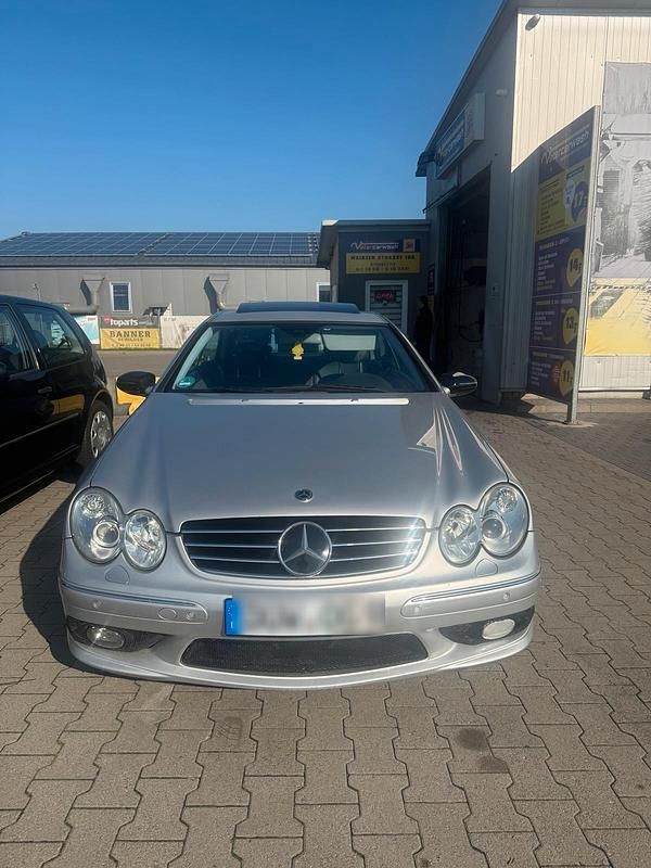 Silber Gebraucht 2003 Mercedes CLK500 AMG Coupé | 9.999 € (Teuer) - Bild 1/4