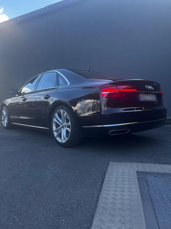 Gebraucht Audi A8 Ambiente 385 PS (283 kW) 2014 Braun Limousine