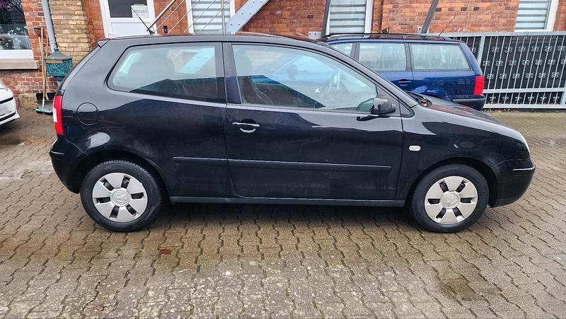 Gebraucht VW Polo 69 PS (50 kW) 2003 Schwarz Coupé
