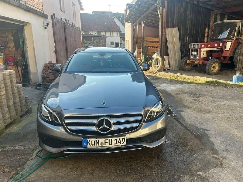 Gebraucht Mercedes E200 150 PS (110 kW) 2017 Grau Limousine