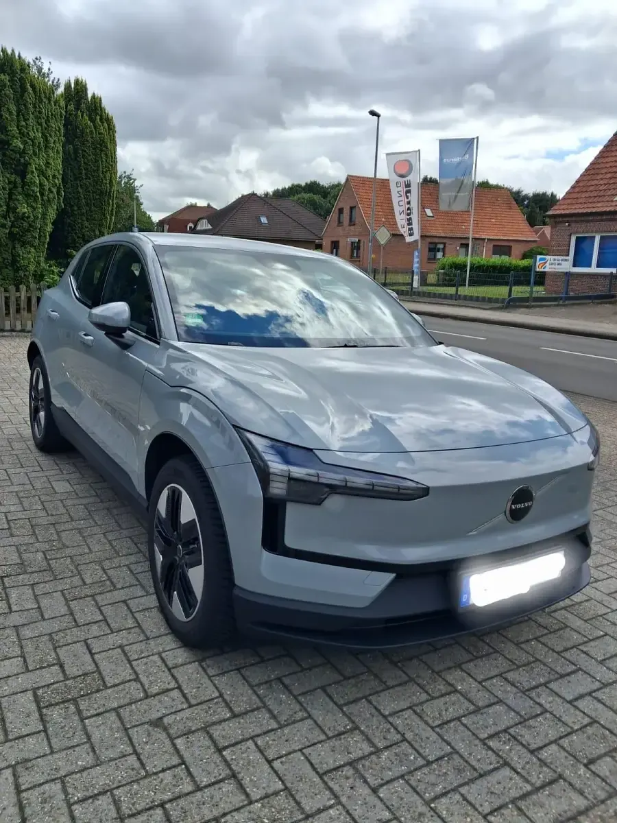 Gebraucht Volvo EX30 200 kW (272 PS) 2024 Grau SUV