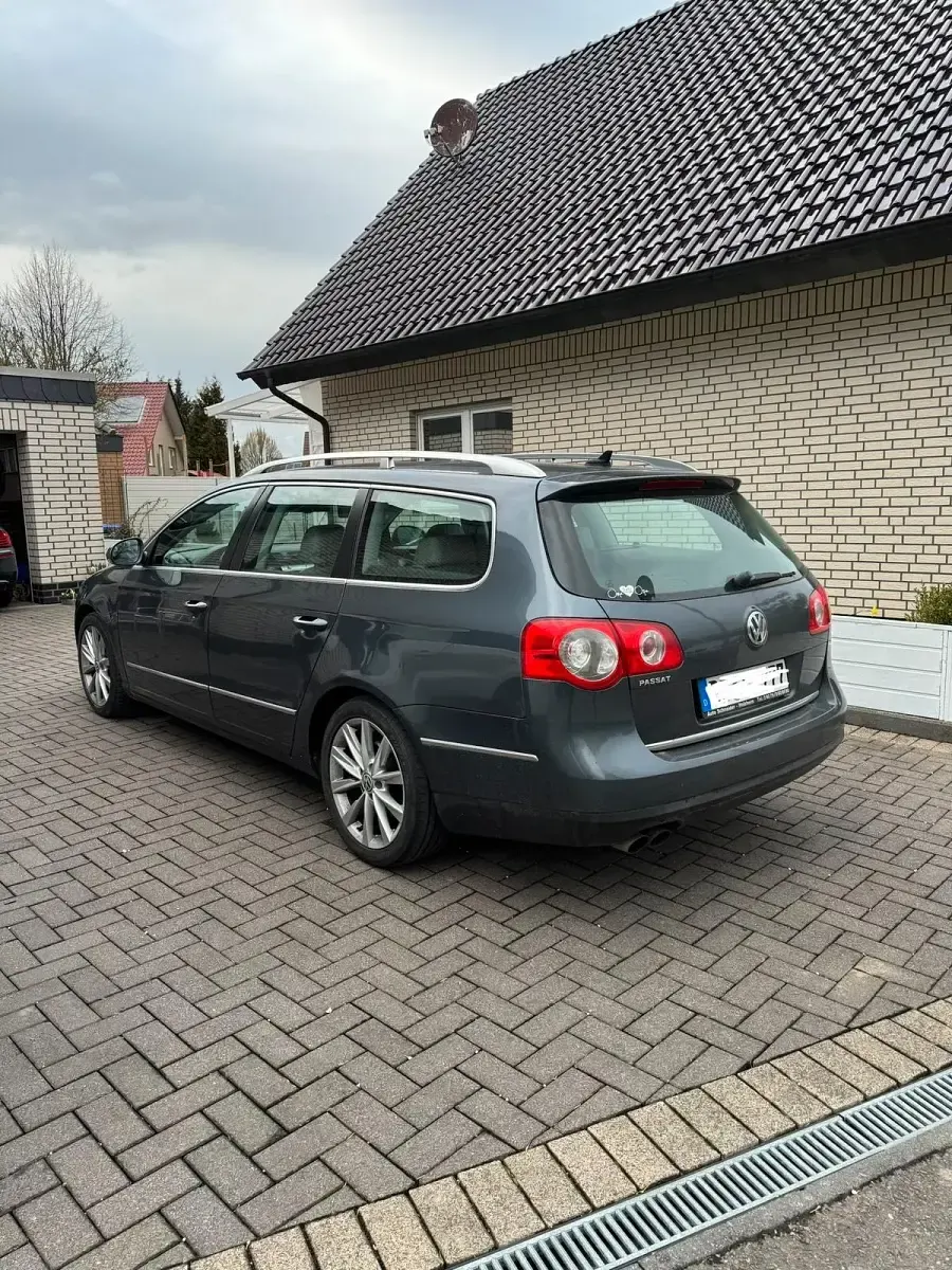 Gebraucht VW Passat Highline 140 PS (102 kW) 2010 Grau Kombi
