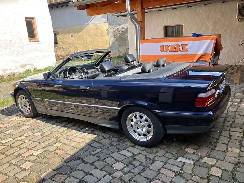 Gebraucht BMW 318 Cabriolet 116 PS (85 kW) 1999 Blau Cabrio