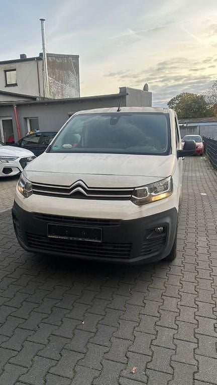 Weiß Gebraucht 2019 Citroën Berlingo Shine Van / Kleinbus | 13.950 € (Superpreis) - Bild 1/4
