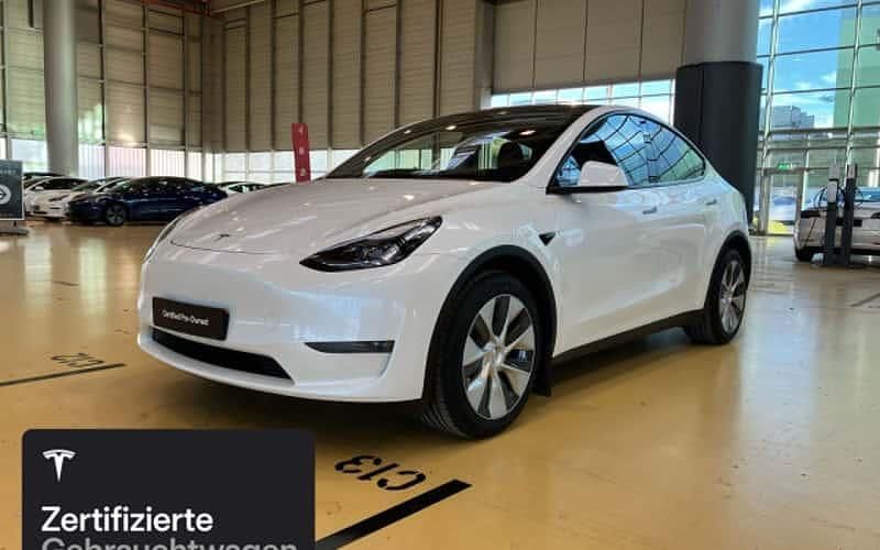 Weiß Gebraucht 2023 Tesla Model Y SUV | 34.900 € (Guter Preis) - Bild 1/4