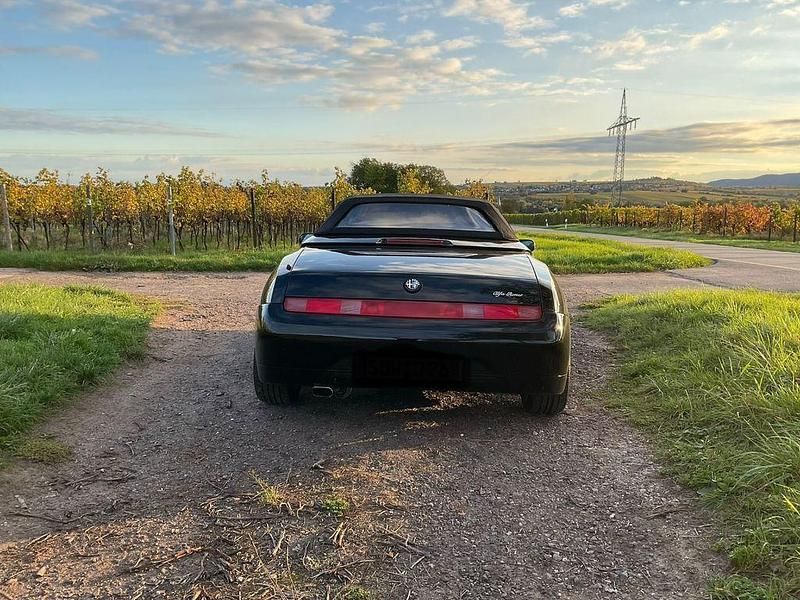 Gebraucht Alfa Romeo Spider 144 PS (105 kW) 1999 Schwarz Cabrio
