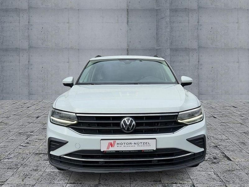 Gebraucht VW Tiguan Life 150 PS (110 kW) 2022 Weiß SUV