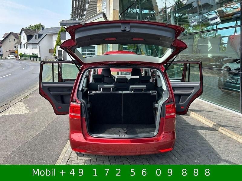 Rot Gebraucht 2012 VW Touran Trendline Van / Kleinbus | 6.500 € (Fairer Preis) - Bild 1/4