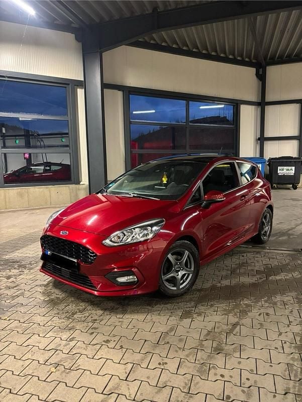 Rot Gebraucht 2019 Ford Fiesta ST-Line Limousine | 9.499 € (Guter Preis) - Bild 1/4