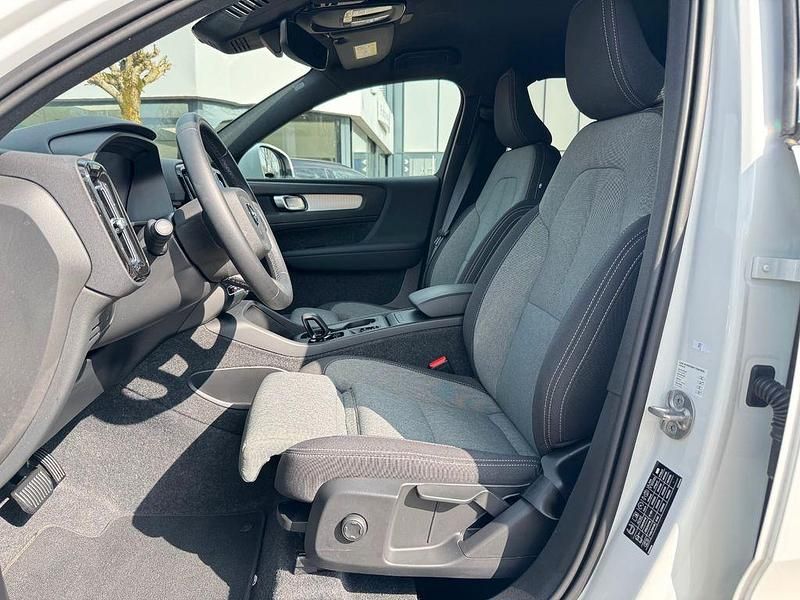 Gebraucht Volvo XC40 Core 163 PS (119 kW) 2025 Weiß SUV