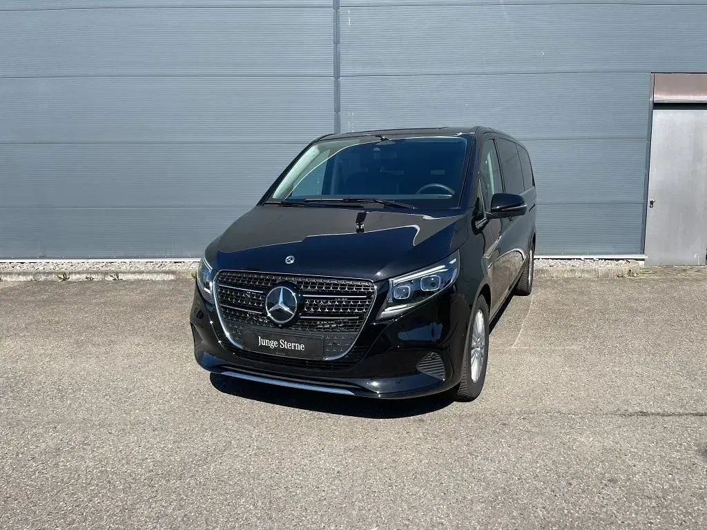 Gebraucht Mercedes V300 Avantgarde 237 PS (174 kW) 2025 Schwarz Van / Kleinbus