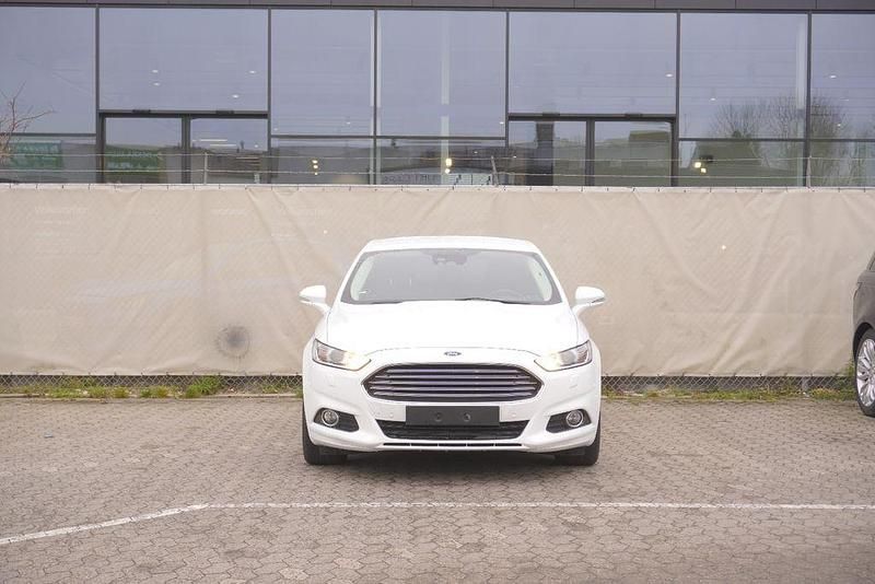 Gebraucht Ford Mondeo Titanium 160 PS (117 kW) 2016 Weiß Limousine