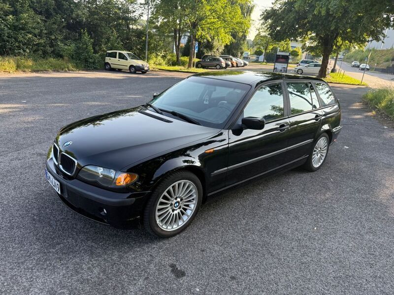 Schwarz Gebraucht 2004 BMW 318 Kombi | 3.490 € (Fairer Preis) - Bild 1/4