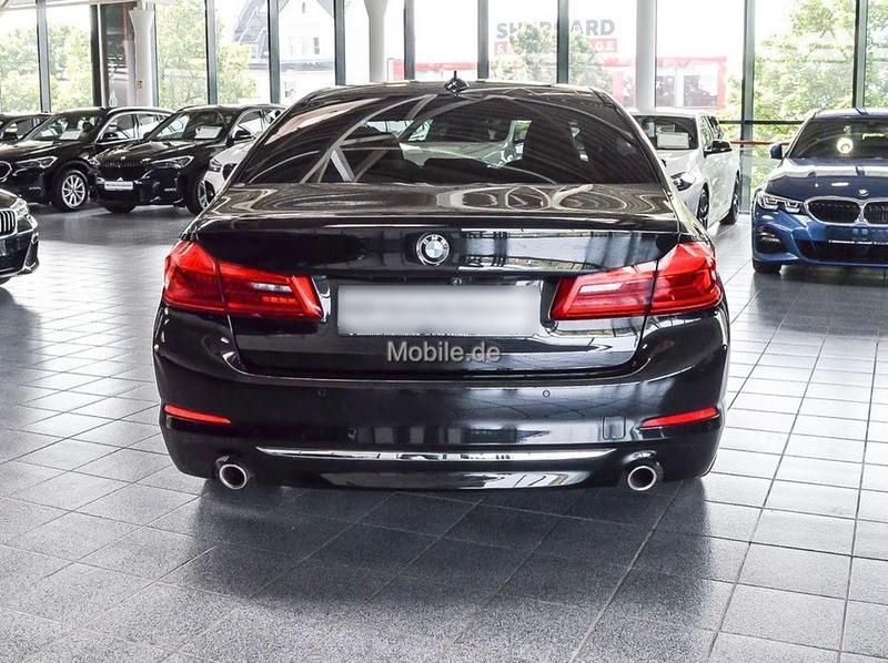 Second-hand BMW 530e iPerformance 252 CP (185 kW) 2018 Negru Berlinǎ