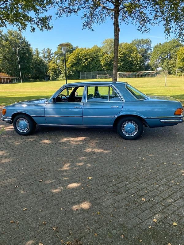 Gebraucht Mercedes 280 186 PS (136 kW) 1973 Blau Limousine